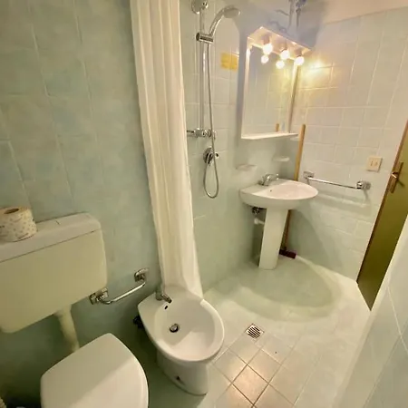 בית נופש Villetta Con Piscina E Parcheggio ביביונה
