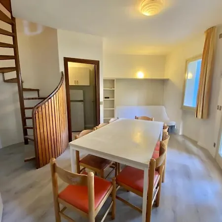 Villetta Con Piscina E Parcheggio ביביונה